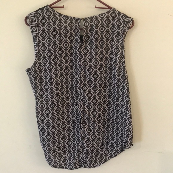 Maurice’s Sleeveless Top Aztec Print Knitted Yoke - Picture 7 of 7